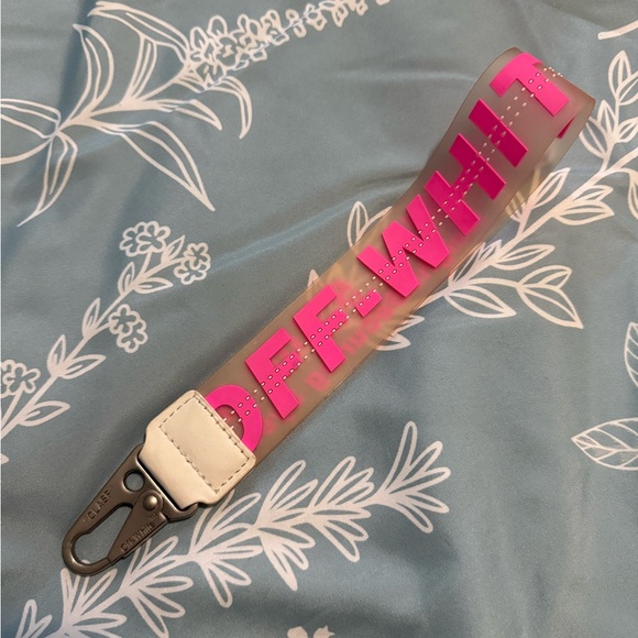 Off-White Pink Key Holder - Picture 1 of 3